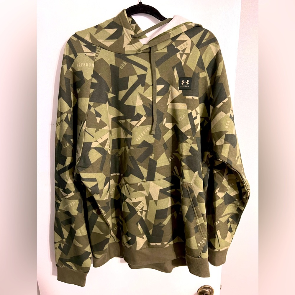 Never worn digicamo Freedom hoodie from Under Armour